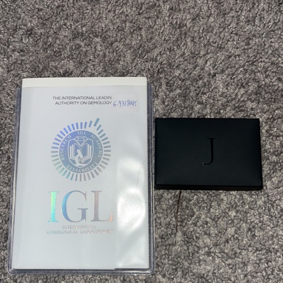 Diamond ring - Picture 4 of 5